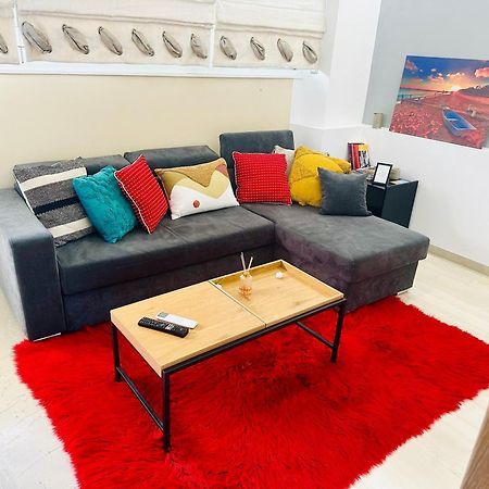 Royal Red Suite No 1, Piraeus Port ภายนอก รูปภาพ