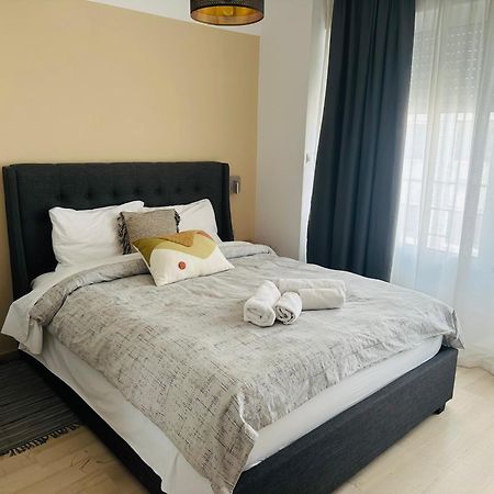 Royal Red Suite No 1, Piraeus Port ภายนอก รูปภาพ