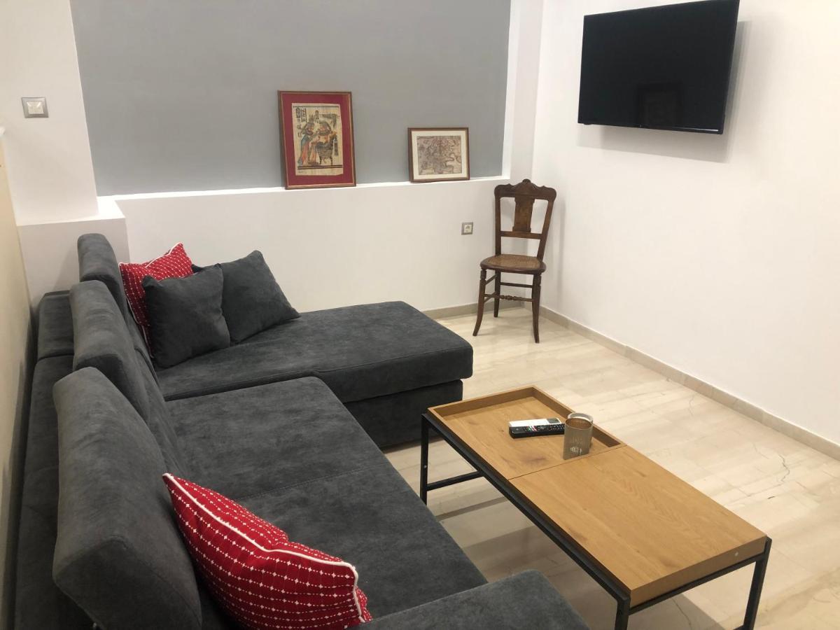 Royal Red Suite No 1, Piraeus Port ภายนอก รูปภาพ
