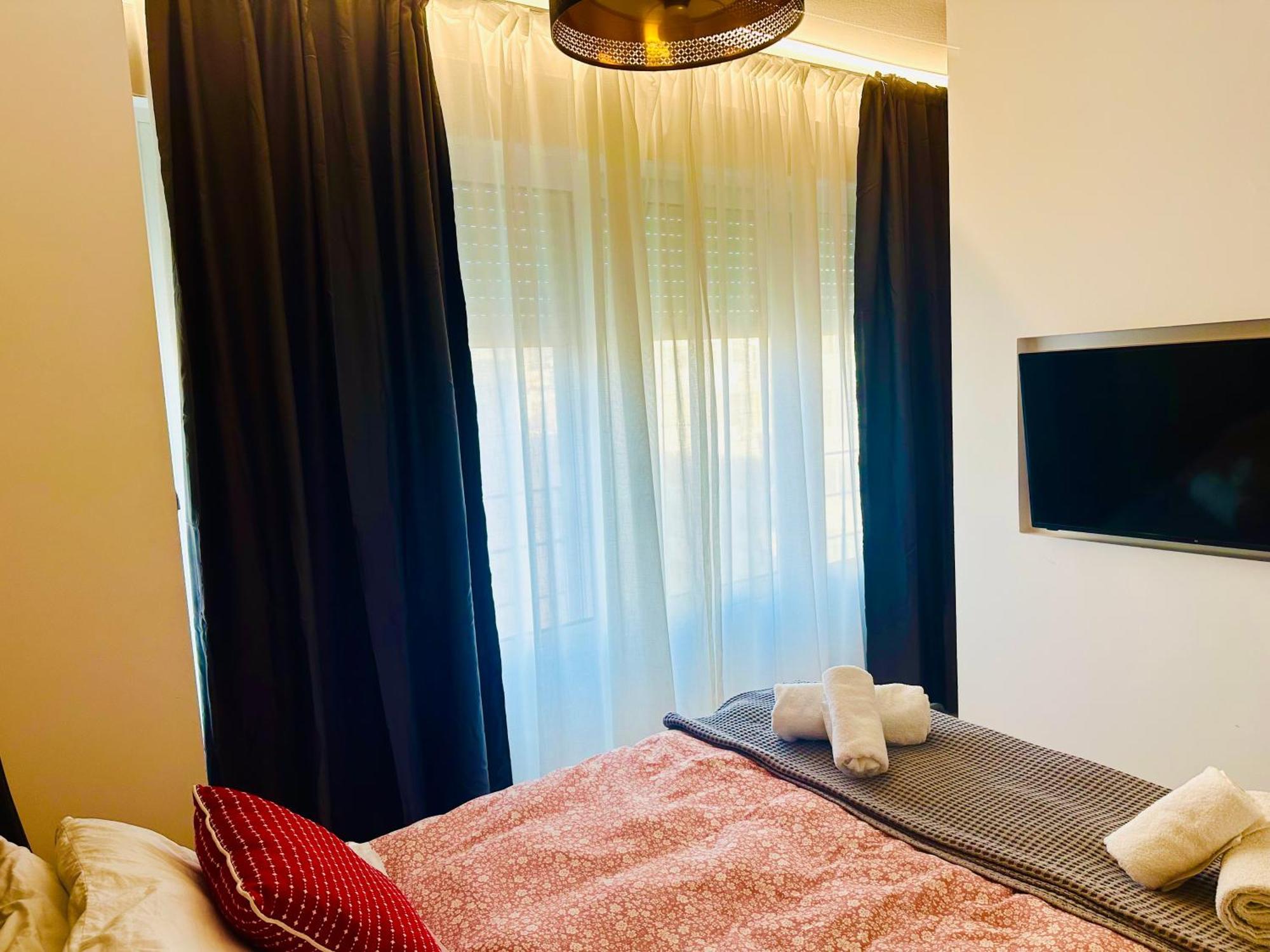 Royal Red Suite No 1, Piraeus Port ภายนอก รูปภาพ